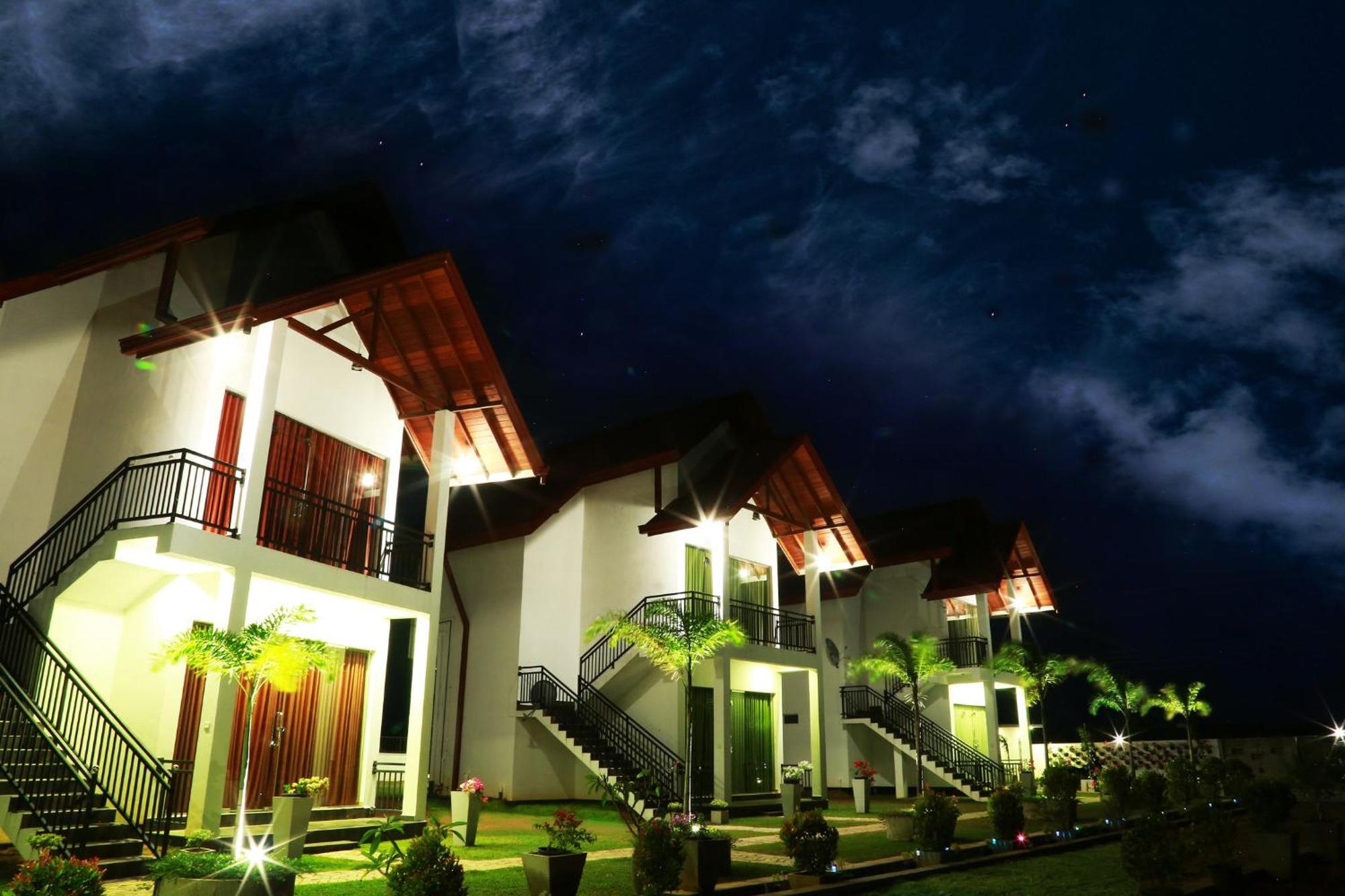 Avonil Resort Yala Tissamaharama Esterno foto