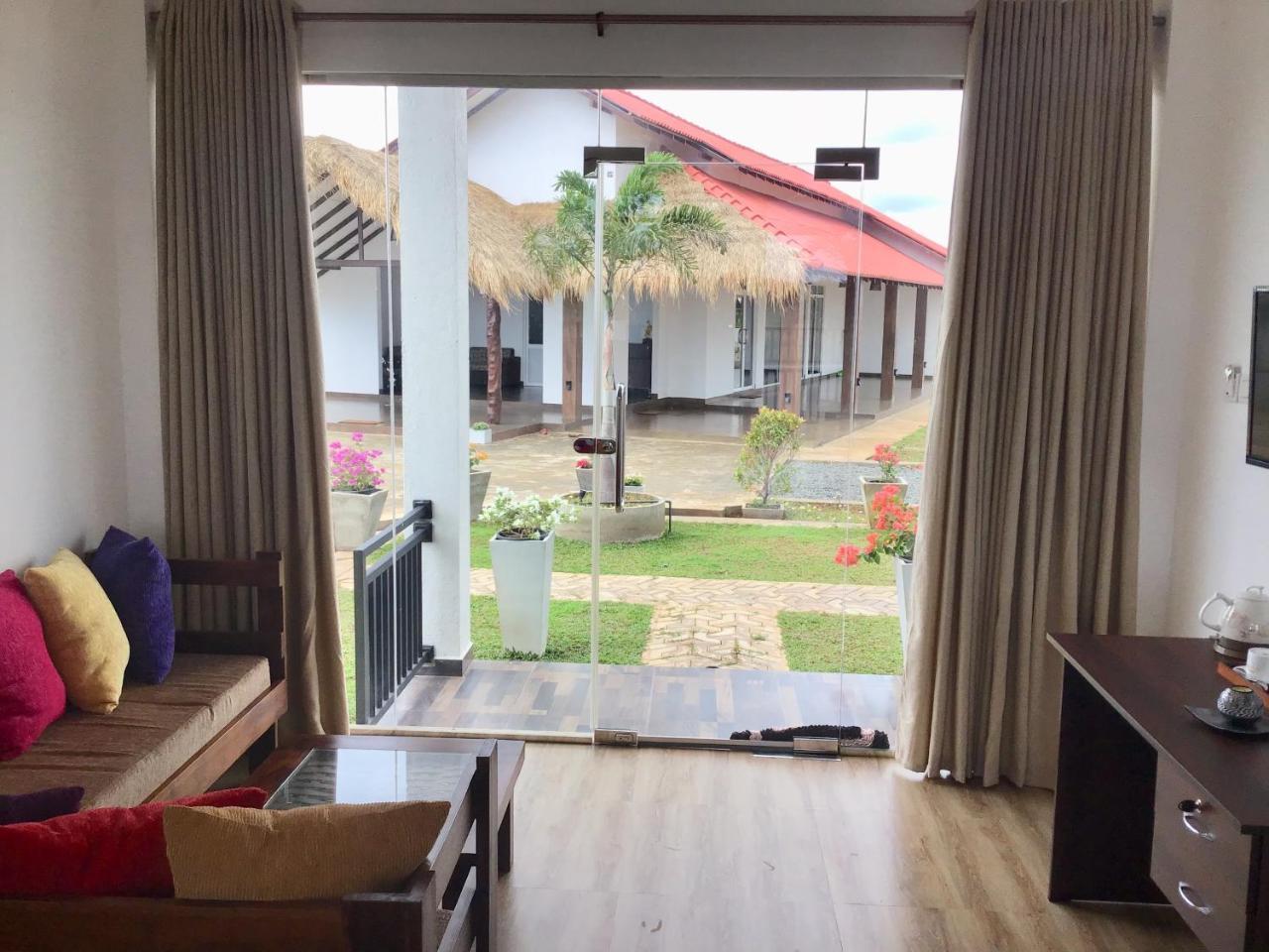 Avonil Resort Yala Tissamaharama Esterno foto