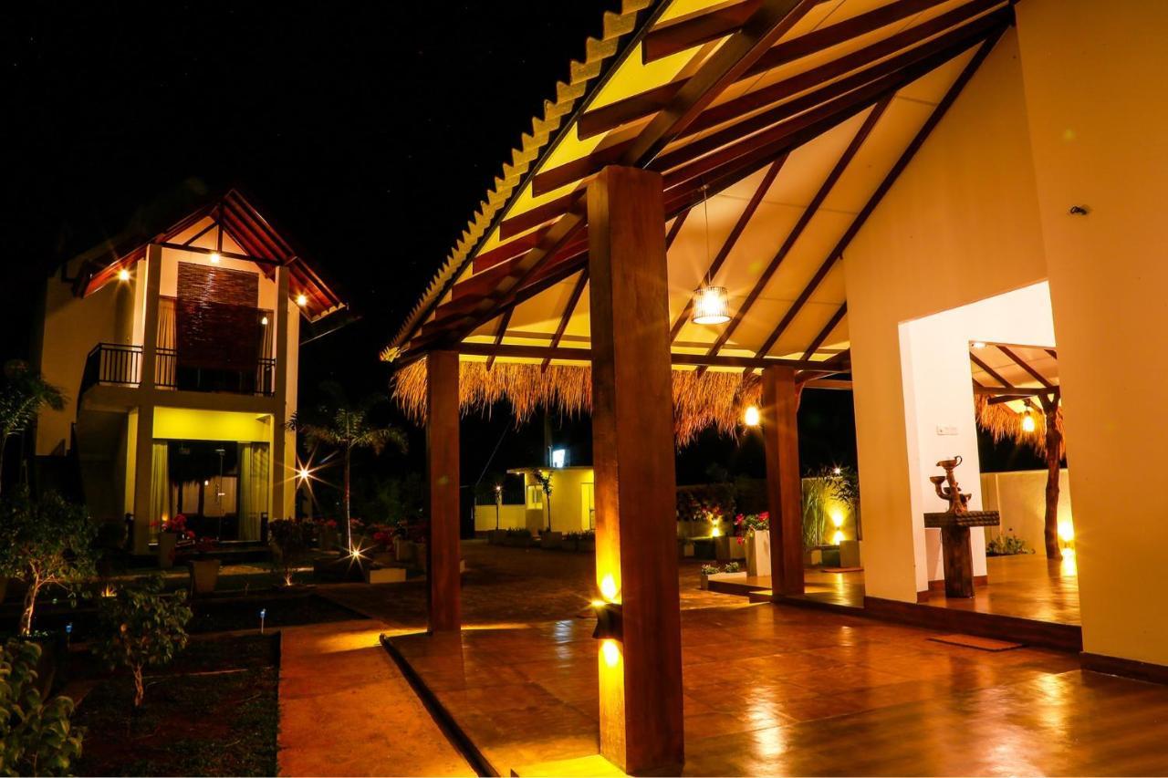 Avonil Resort Yala Tissamaharama Esterno foto